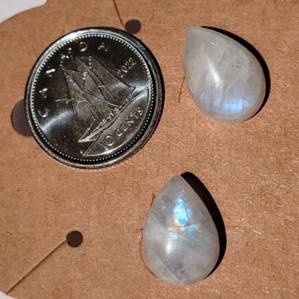 Pear 🌈 Moonstone Studs
